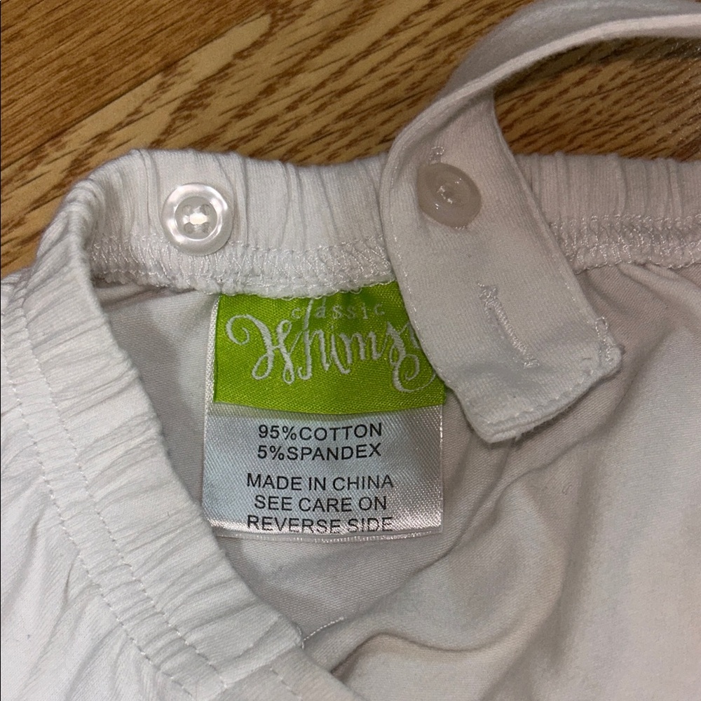 Classic Whimsy White Shorts - Picture 2 of 4
